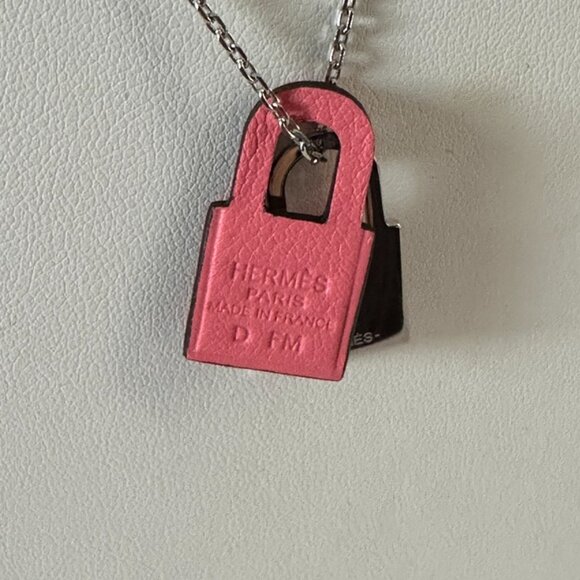 Hermes O'Kelly Necklace Pendant Padlock Pink Leather x Palladium Plated (142012) - Picture 3 of 4